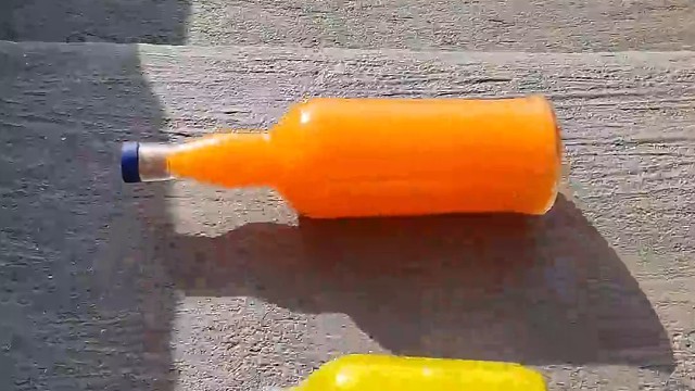 楼梯滚瓶子爆破解压时刻