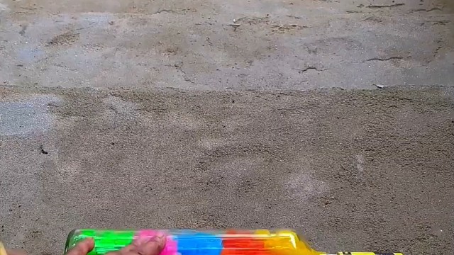 楼梯滚瓶子爆破解压时刻