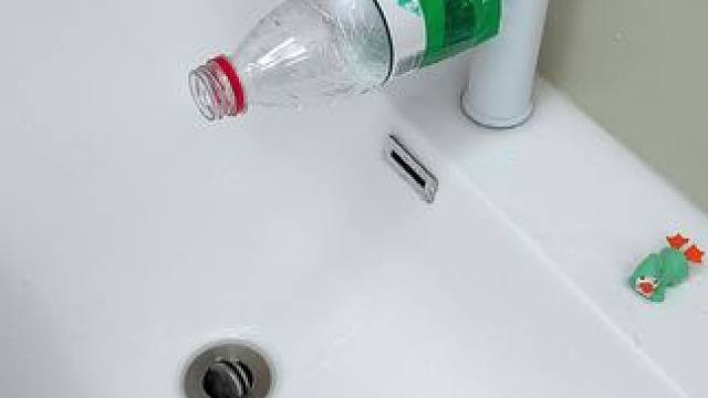 水龙头装上一个延伸器，宝宝也爱上洗手了，台面也能保持干净。#水龙头防溅神器  #生活好帮手  #ge
