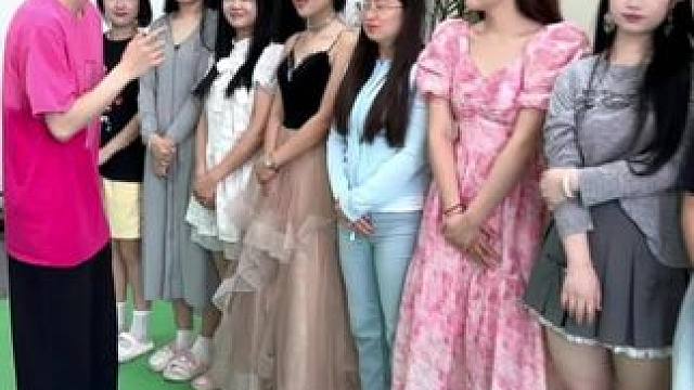 到底谁当过明星助理？#办公室游戏 #万万想不到 #盲选 #搞笑