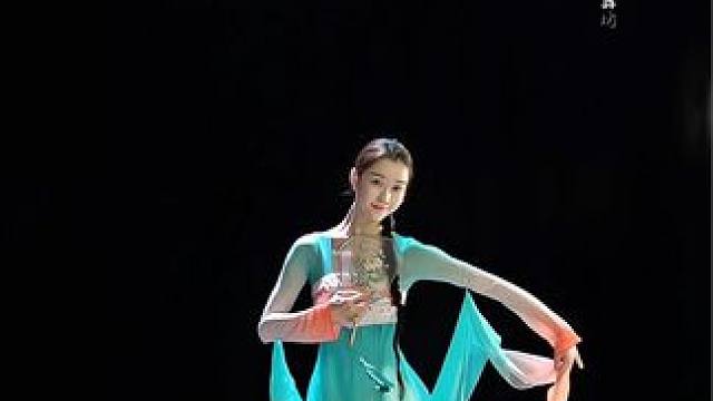 月下灯笼挂枝头《长安三万里》
原创