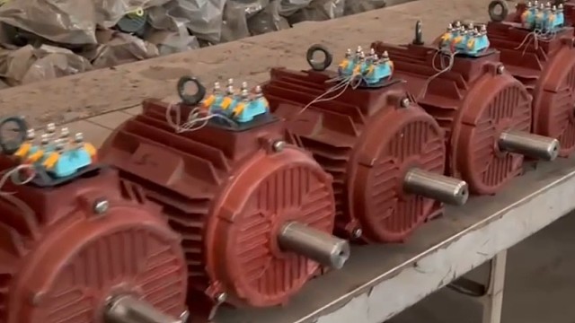 勇敢去追逐你心中的梦想，即使路途崎岖，也要坚持下去。