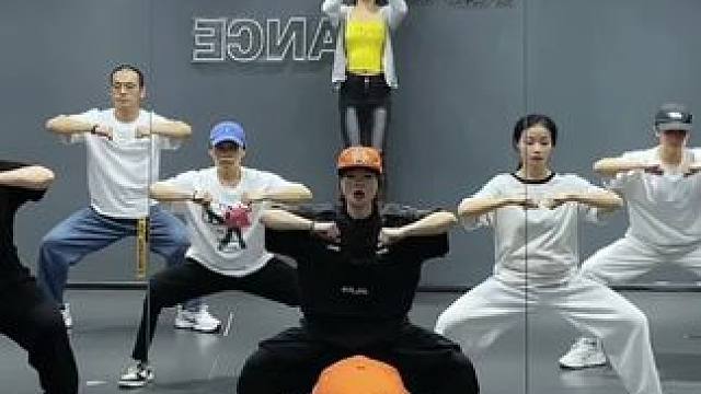 编了一小段腰腹核心➕手臂框架练习，赶紧码起来#核心力量 #hiphop基本功 #基本功组合 #零基础