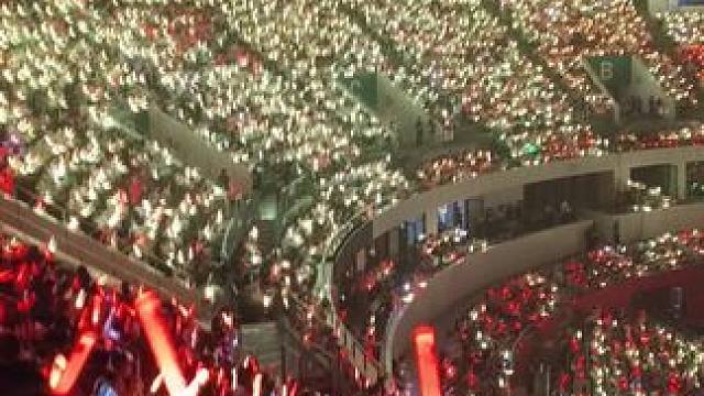 《麦芒》《-18℃》
#十个勤天 #种下一个未来十个勤天巡回演唱会