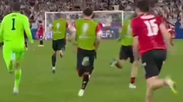 这一刻格鲁吉亚球迷有多幸福！#欧洲杯