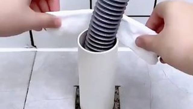 #密封胶泥  #密封胶泥堵洞  #防水密封胶泥推荐  这个是密封胶泥，密封性强，防鼠又防蚊虫，家里的