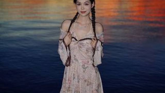 带客妹来拍海口最美晚霞#海边拍照 #氛围感拍照 #海边日落晚霞 #日落 #海口打卡指南