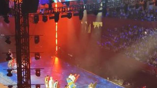 《暖一片星光》二哥！转来转去的！
#十个勤天 #种下一个未来十个勤天巡回演唱会