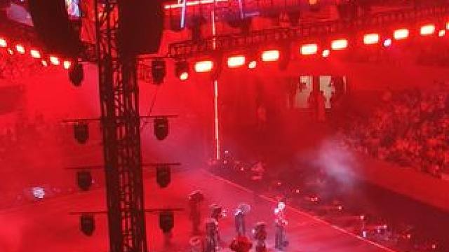 《山峰》 小何新歌 绝了
#十个勤天 #种下一个未来十个勤天巡回演唱会