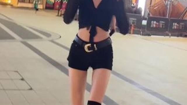 蹭一下路演音乐嘿嘿#翻跳 #随机舞蹈 #kpop #刺痛