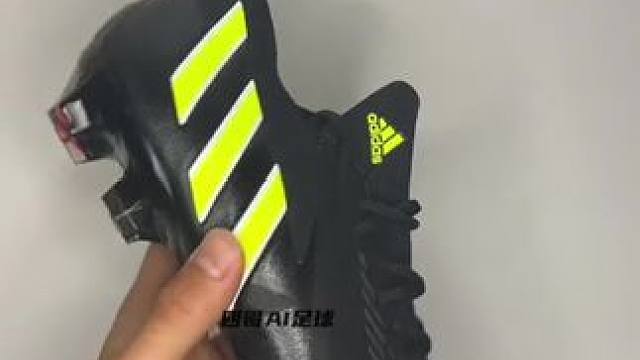 #唯有足球不可辜负 #dou来足球季 #足球鞋 #足球 #好鞋推荐 有你喜欢的猎鹰吗？