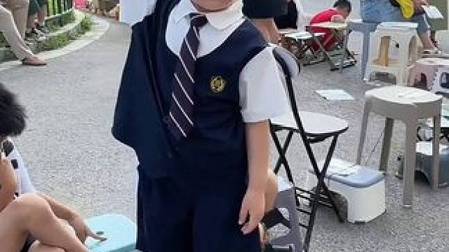 我的男孩要即将成为小学生啦！ 安排一套假两件西装，超级帅气！好多人都找我们要链接#高品质童装 #男童