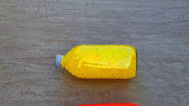 楼梯滚瓶子爆破解压时刻