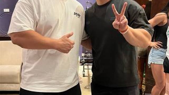 和小萝卜的合影#健身 #加伍磅健身 #健体