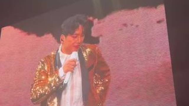 #海来阿木武汉站city不city
海来阿木一看就没少冲浪啊～