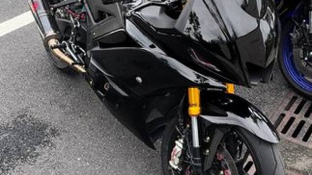 这迷人的小眼睛#雅马哈r3 #机车