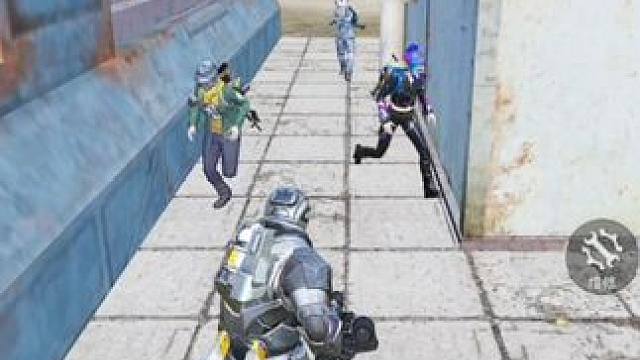 动力机甲遇卧底三兄弟！想摆阵埋伏我！ #和平精英地铁逃生  #和平精英刺激归来   #和平精英  #