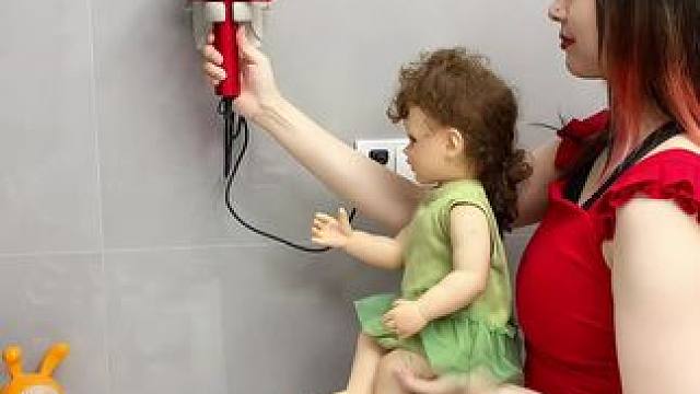 家里的吹风机总是没地方放，就入手了这个吹风机架，这下终于可以解放双手啦！#吹风机架 #好物推荐