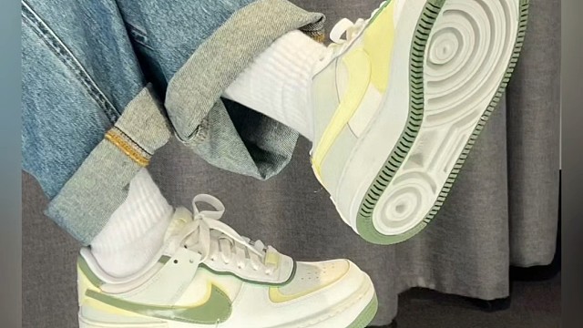 人终向前走，花自向阳开