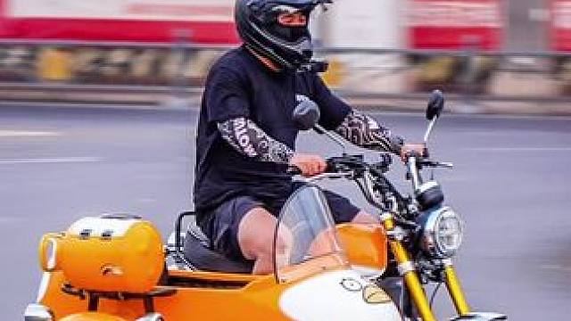 一生所求 爱和自由 广场机车追焦 视频 解说#机车 #摩托车 #追焦 #现眼包行为 #摩托车领航计划