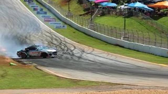 没事多看两遍就学会了！#飘移 #后驱车的魅力 #赛车 #专业车手 #赛道