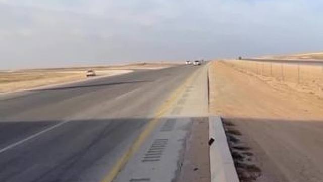 青春没有售价，疯狂就在当下#沙漠公路 #漂移 #赛车