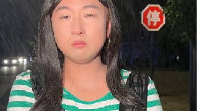 那个说爱我的人，牵着的却是别人的手#女人回忆录 #我的唇吻不到我爱的人