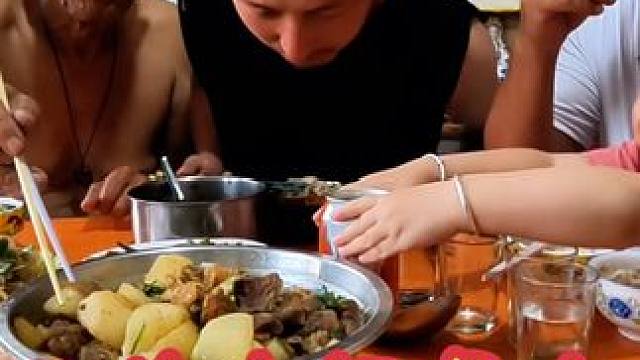 沙和尚一年没见二姨二姨夫，二姨夫酒量还是那么棒，又喝多啦#团聚时刻 #农家饭 #乡村味道 