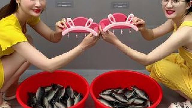 #兔耳脸盆架  可以收纳多个脸盆，家里的鞋刷都可以挂上去，还不占空间#免打孔  #小兔脸盆置物架