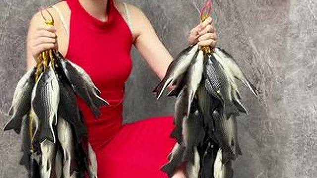 #可伸缩拖鞋架  拖鞋用它收纳不占空间，还能挂毛巾，卫生间干净整洁多了#免打孔  实用省空间 #收纳