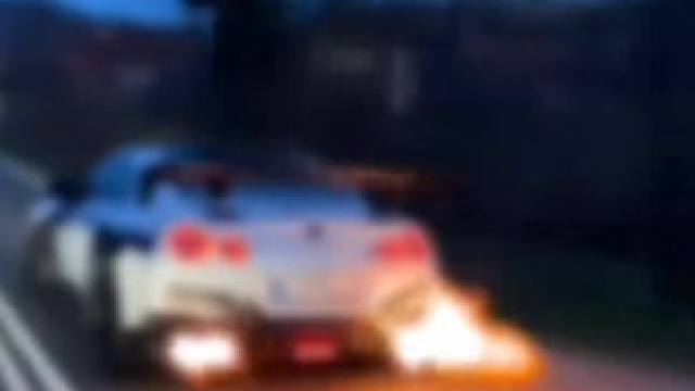 可是女神说不坐我的破日产 转头走上了奔驰。#战神gtr #封闭路段拍摄 #封闭场地请勿模仿