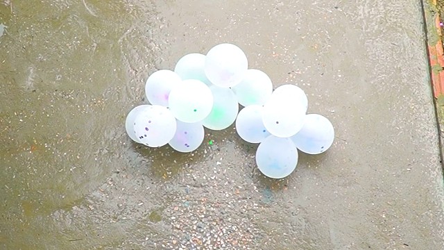 滚瓶子下刀山爆破解压时刻