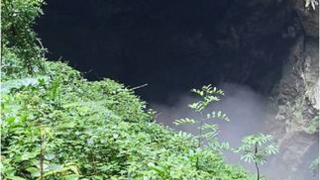 深入探索响水天坑，浩大无比的洞穴之中，竟隐藏着洞穴版虎跳峡！#户外探险 #山洞到底藏着什么 #洞穴探