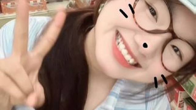 能不能就对着我 说爱我 #女大学生 #甜妹 #突然出现