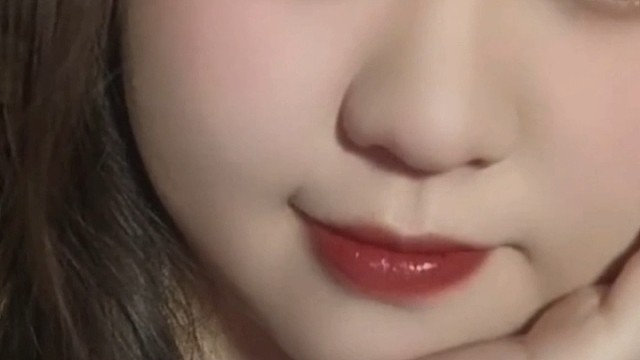 姐靠颜值和技术吃饭，能不能吃饱另说