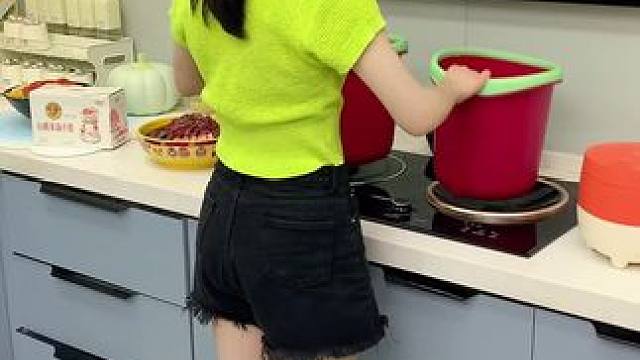 到手两个草莓小熊垃圾桶真的太划算啦!#超便宜超划算  #家用垃圾桶推荐  #结实耐用