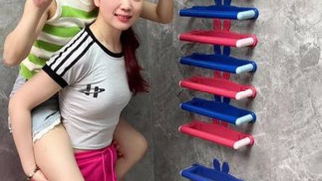 #可伸缩拖鞋架  拖鞋用它收纳不占空间，还能挂毛巾，卫生间干净整洁多了#免打孔  实用省空间 #收纳