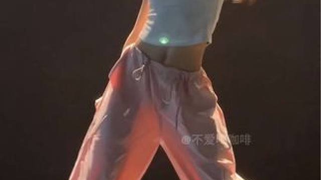 适合中国宝宝的女团舞#翻跳 #爱的主打歌舞蹈 #maggie编舞 #red女团 冲