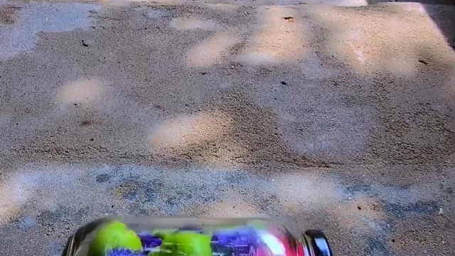 楼梯滚瓶子爆破解压时刻