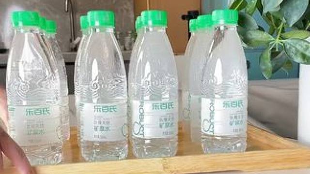 乐百氏家的这个天然矿泉水也太适合夏天喝了！ 关键这个价到手一大箱啊，刷到还有货你们赶紧冲啊！#好物推