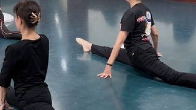 给大家直观感受下舞蹈老师口中的“10秒”。✨忍不住表扬我的这个班，人均60+的班，希望我自己在60岁