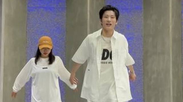 跳舞的时候感觉全世界都是美好的，这一刻是甜的，不是苦的，瞬间满血复活～#cc编舞 #我的秘密 #邓紫