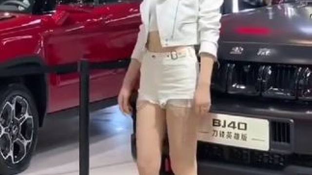#模特美女 #车展模特 #街拍美女 #邻家女孩 #全网笑容最治愈女孩 ，，