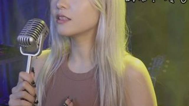 用最轻松的话 讲最悲伤的故事 《如果有来生》#现场版live #冷色系乐队#爆米花junny #女歌