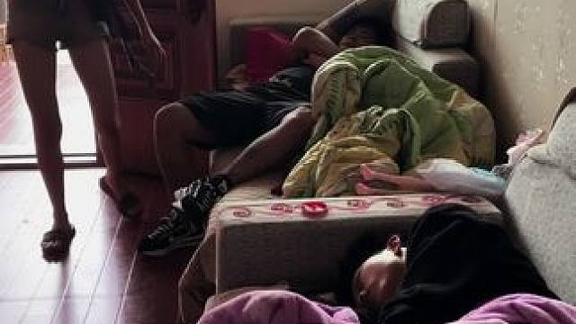 老妈好像一个没看上！#烤鸡 #地方特色美食#双凤#农村生活 #我在乡村做美食