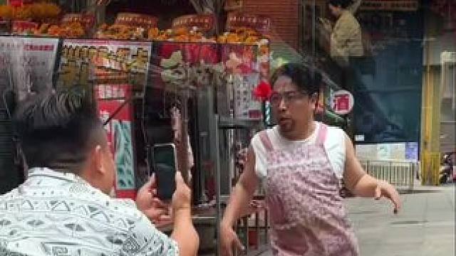 老板都逼疯了 去吃兔火锅喊老板跳给你们看#动作这一块拿捏死死的 #这一口好city啊 #一套动作行云