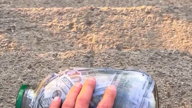 楼梯滚瓶子爆破解压时刻