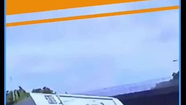 开车时遇到死亡摇摆应该如何应对呢？#带你懂车