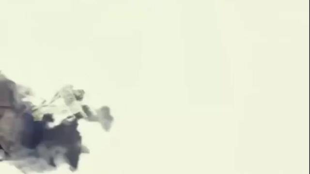 这个世界都是自顾不暇的人                            能顾忌你情绪的人实在