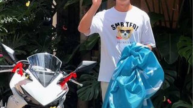 有些快乐要自己给！#提车 #凯越250rr #凯越刺鸟 #kove凯越机车 #仿赛